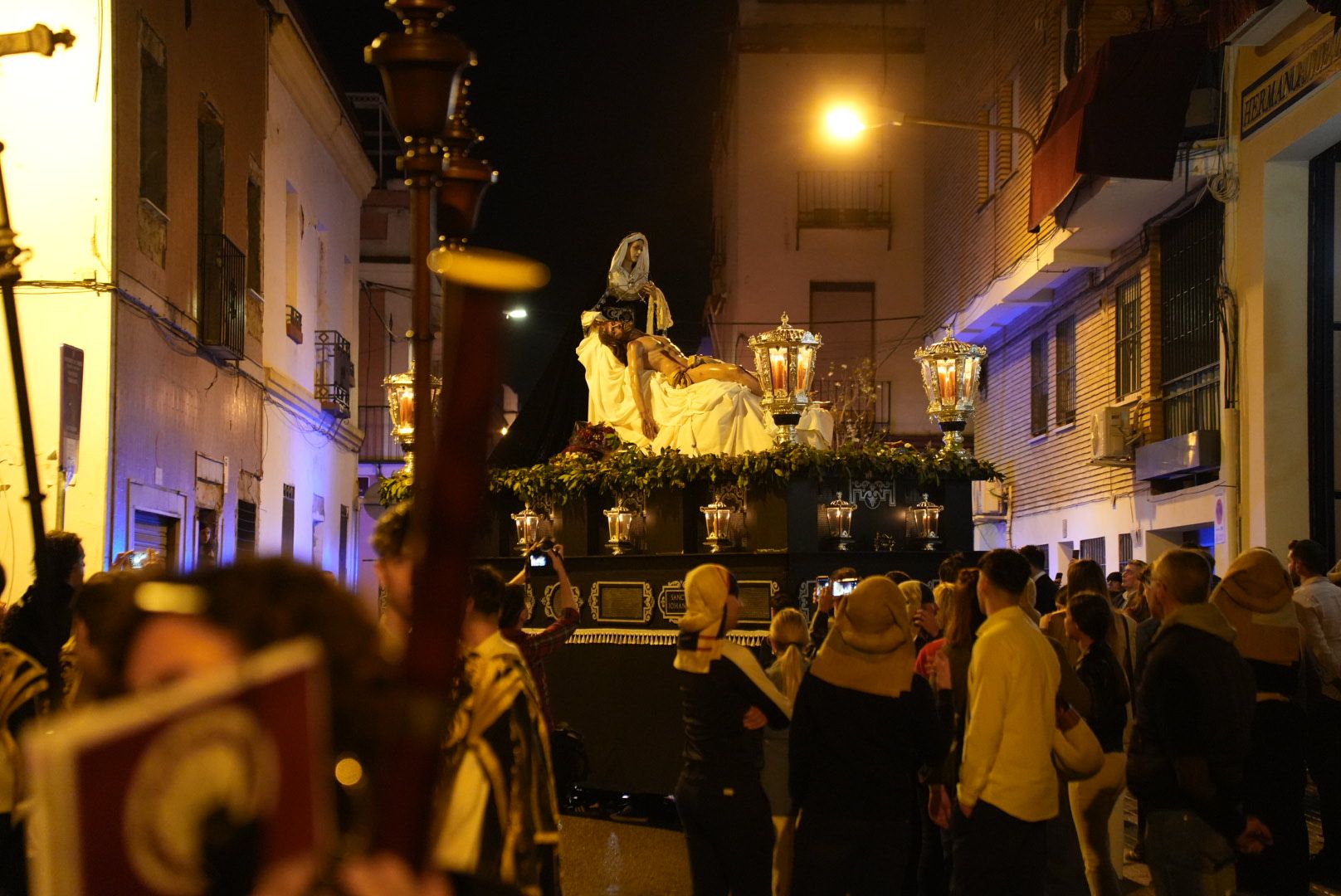 La salida del Traslado al Sepulcro, en imágenes