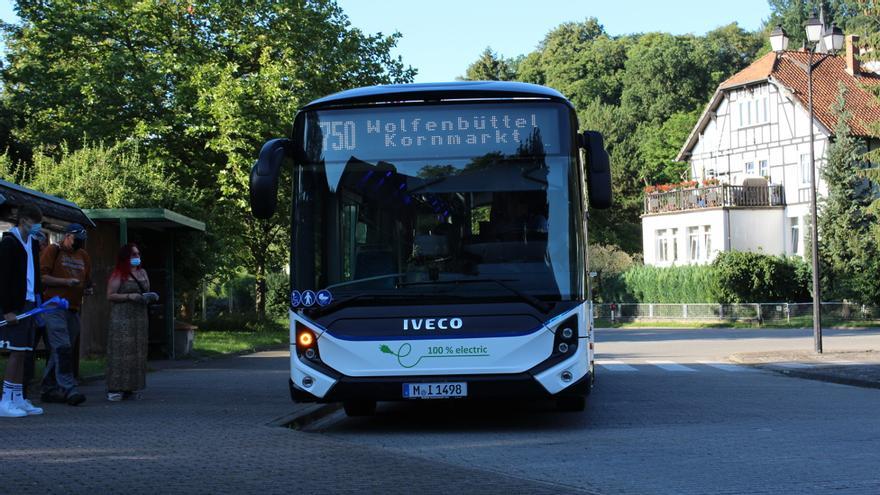 El autobús eléctrico Iveco E-Way logra un nuevo récord de autonomía
