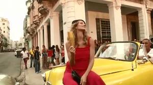 La desfilada de Chanel omple l’Havana de glamur i celebritats.
