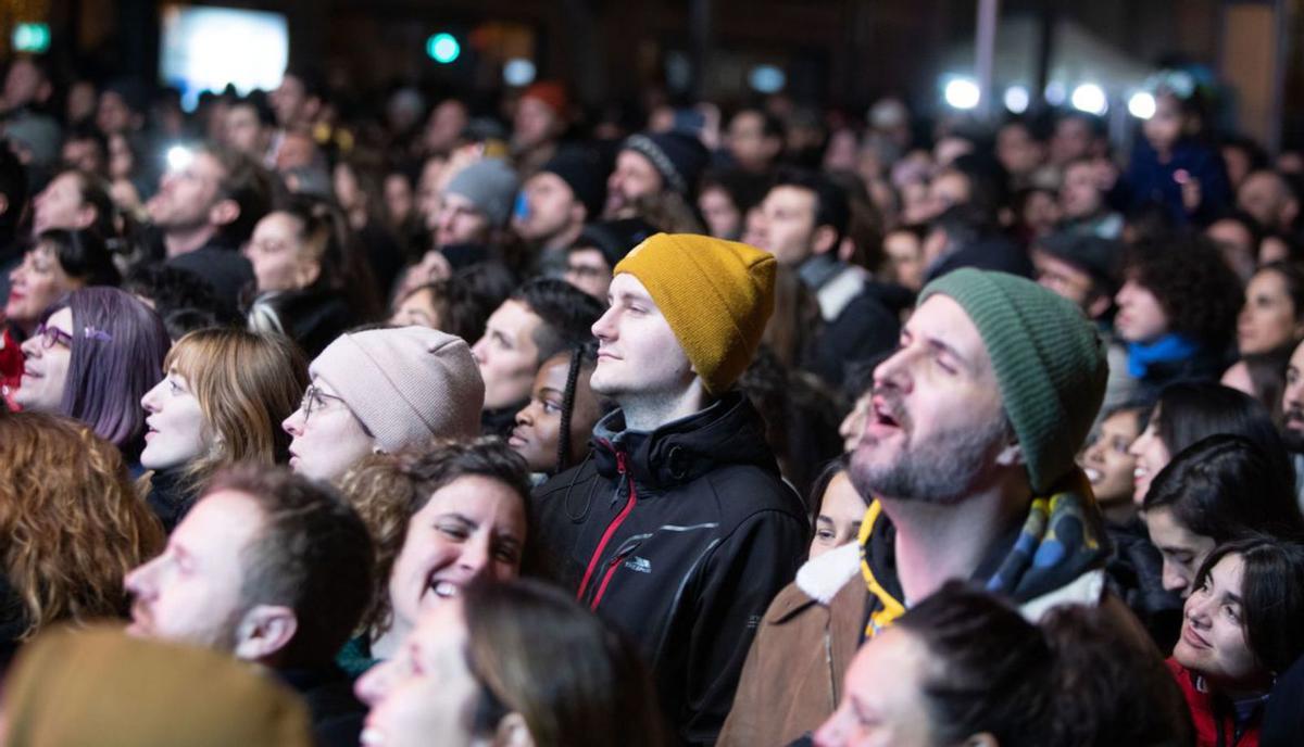 El magnetismo de Zahara encandila a un público mallorquín totalmente entregado