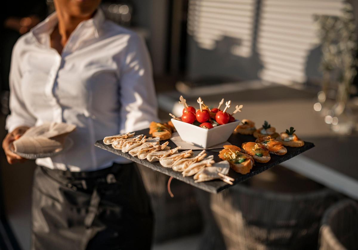 Celebra tus reuniones familiares o de empresa en Navidad con Alabardero &amp; Catering Experiencies
