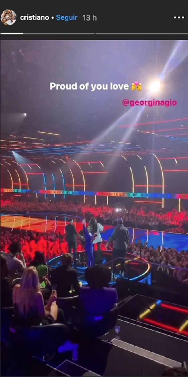 Cristiano Ronaldo apoyando a Georgina en los MTV EMAs 2019.