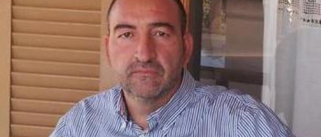El exdirector de la escuela ´coloniera´, Fernando Alcántara.
