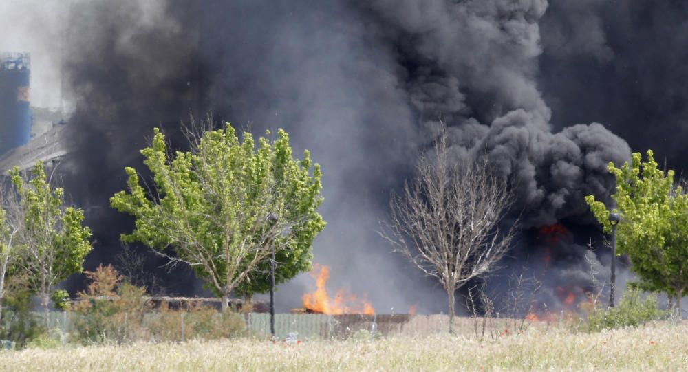 QUINCE HERIDOS EN EXPLOSIONES EN UNA NAVE DE ...