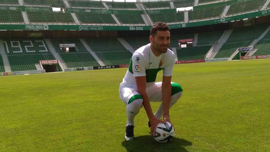 Benja, esta mañana, durante su presentación como jugador del Elche CF