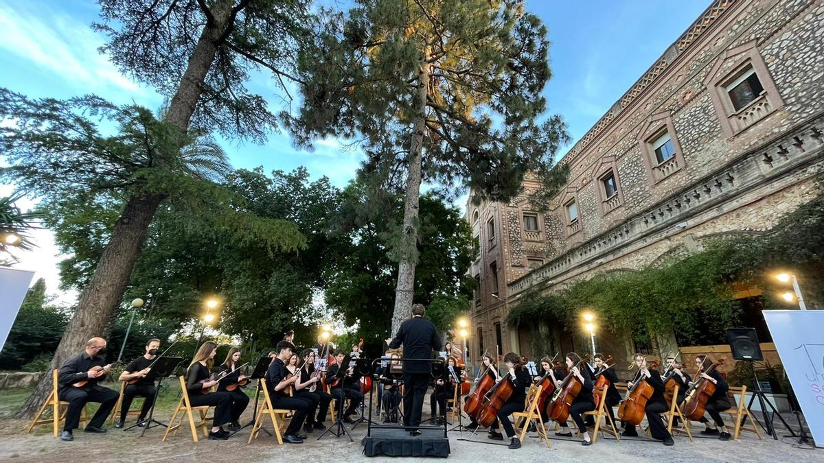 Actuación de la Orquestra de Corda.