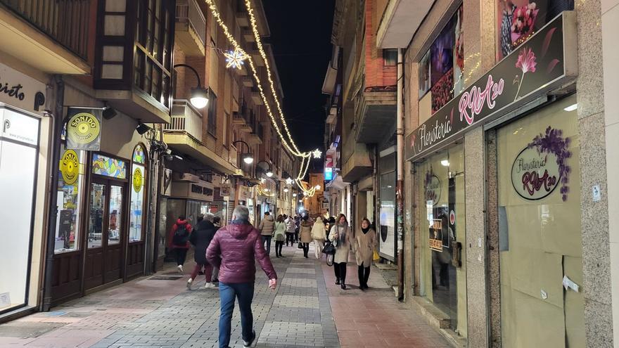 El PSOE tilda de &quot;pésima&quot; la iluminación navideña en Benavente y carga contra la Concejalía de Fiestas
