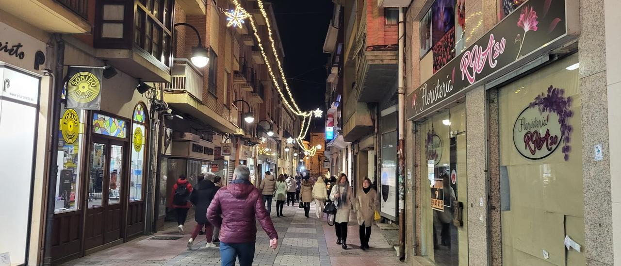 Iluminación navideña en la calle La Rúa.