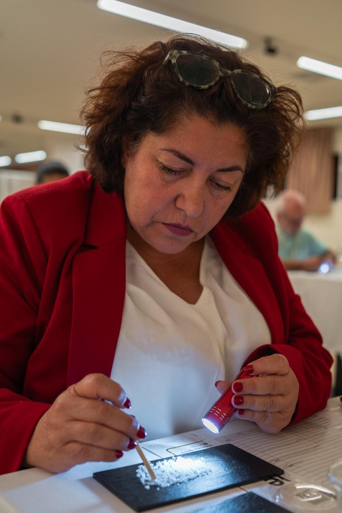 Una catadora de sal.