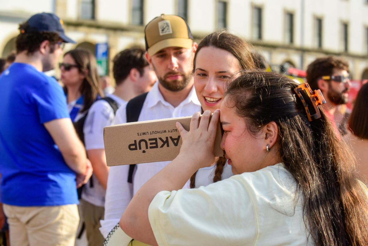 Más de 225.000 personas vivieron el eclipse solar total en las calles de la ciudad Más de 225.000 personas vivieron el eclipse solar total en las calles de la ciudad