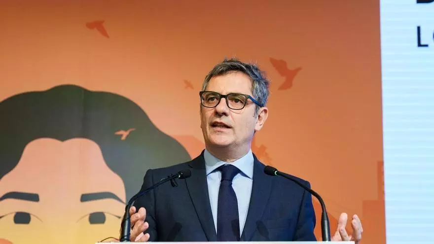 Bolaños replica al juez Peinado tras procesar a Begoña Gómez: “Un tribunal imparcial lo revocará”