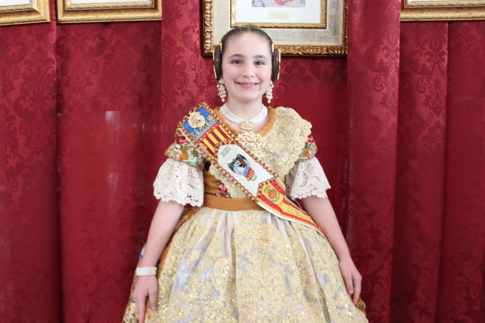 La "mini alfombra roja" de la exaltación de la fallera mayor infantil 2020