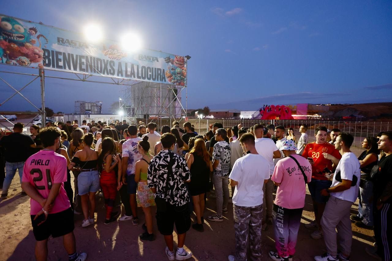 El techno del Crazy World llena de fiesta El Arenal