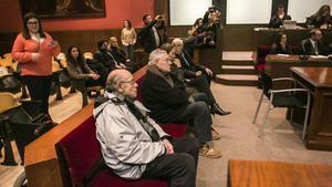 Fèlix Millet, Jordi Montull, Gemma Montull y Daniel Osácar,  en la Audiencia de Barcelona, en febrero del 2018.