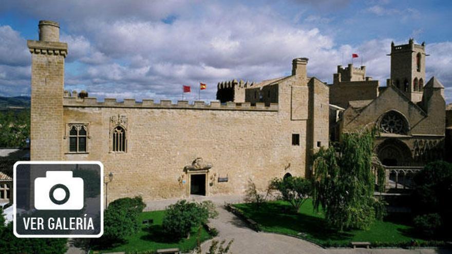 Fachada del Castillo de Olite.