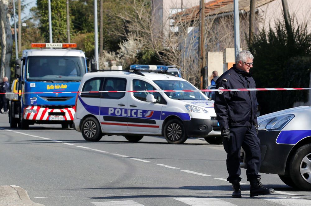 Abatut un terrorista de l'ISIS després de matar tres persones en un supermercat a França