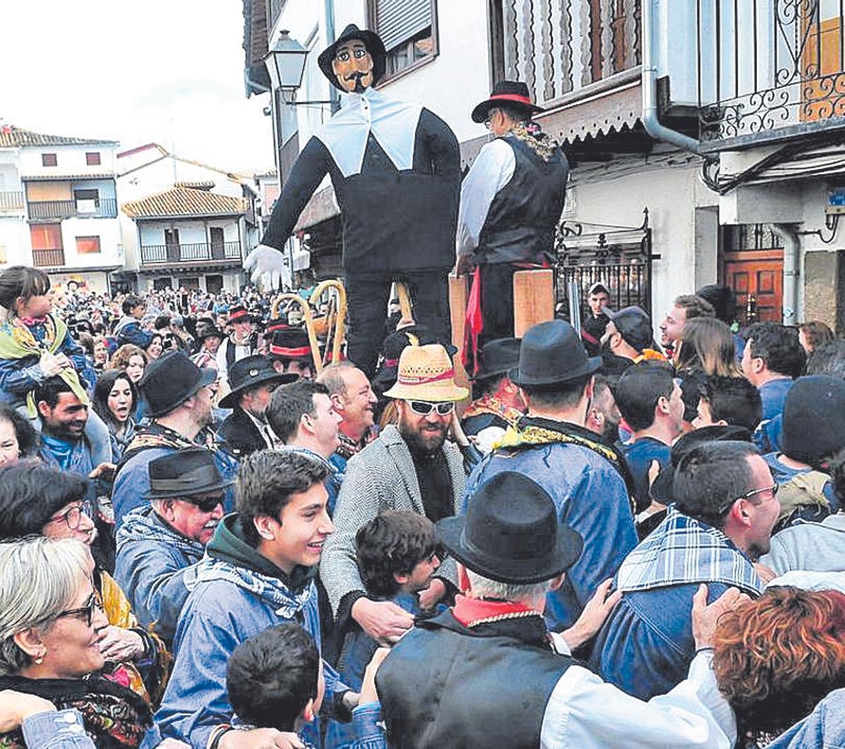 Villanueva de la Vera con su Peropalo.