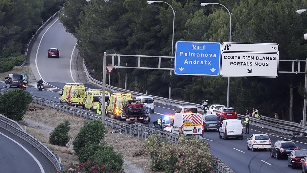 Cinco heridos en una colisión frontal en la autopista