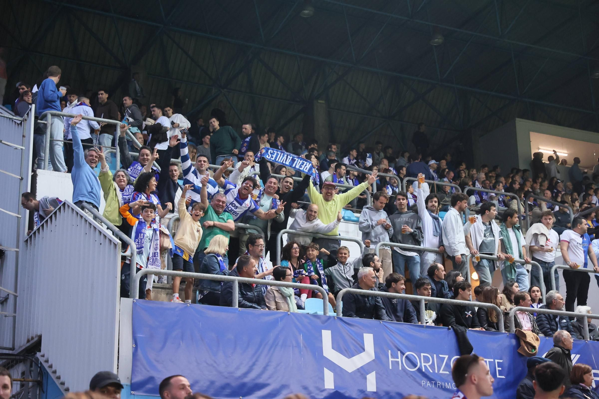EN IMÁGENES: La final por el ascenso entre Avilés y Rayo Majadahonda vivida en el Suárez Puerta
