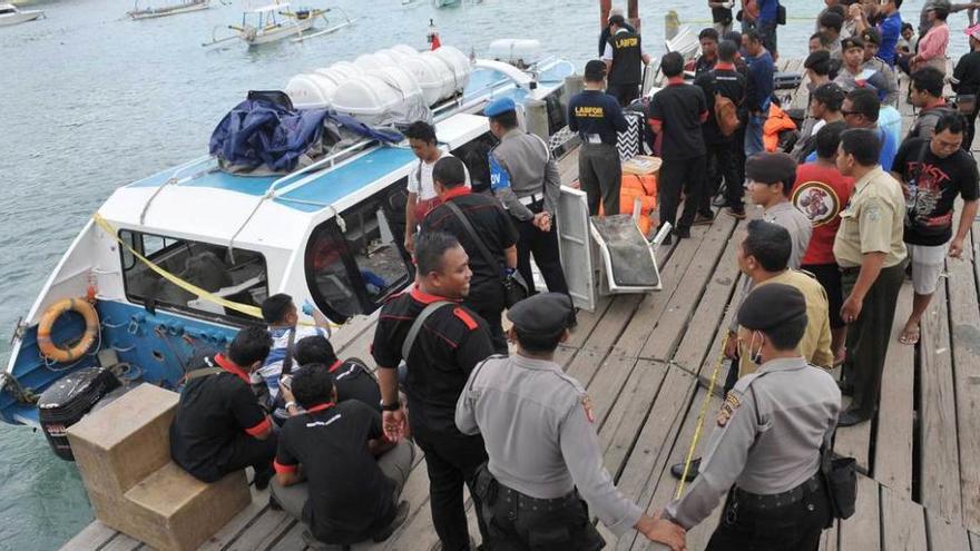 Una española muerta y otros tres heridos al explotar un barco en Bali