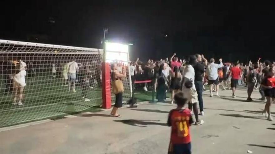 Així ha estat la celebració a l'estadi del Nou Congost de la victòria d'Espanya al mundial