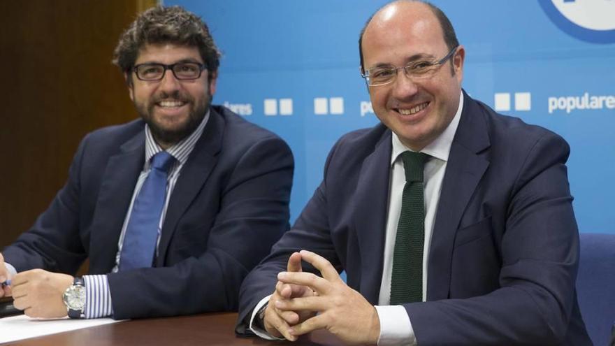 Fernando López Miras y Pedro Antonio Sánchez en la sede del PP durante una reunión del Comité de Dirección de la formación popular en la Región de Murcia.
