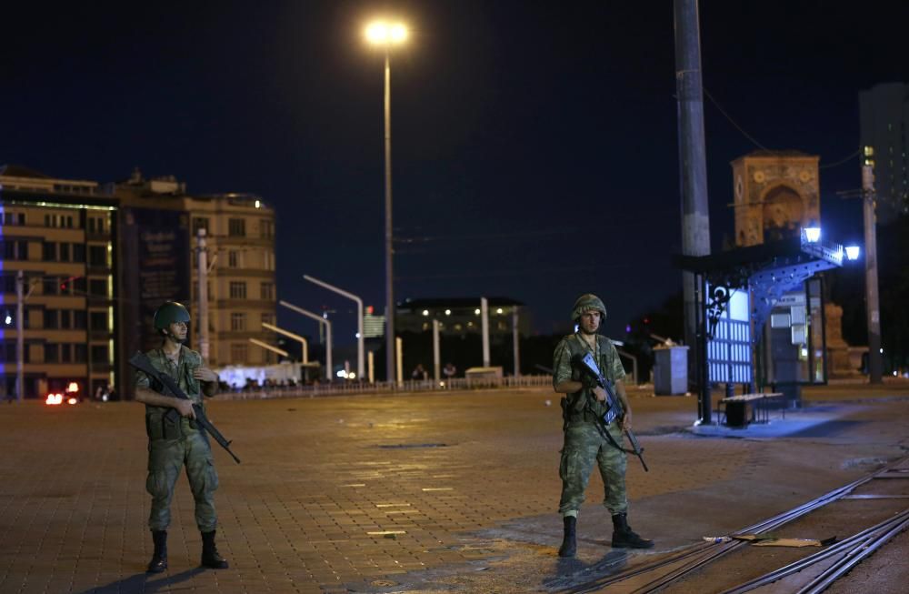 Soldats de l'exèrcit turc desplegats a Istanbul