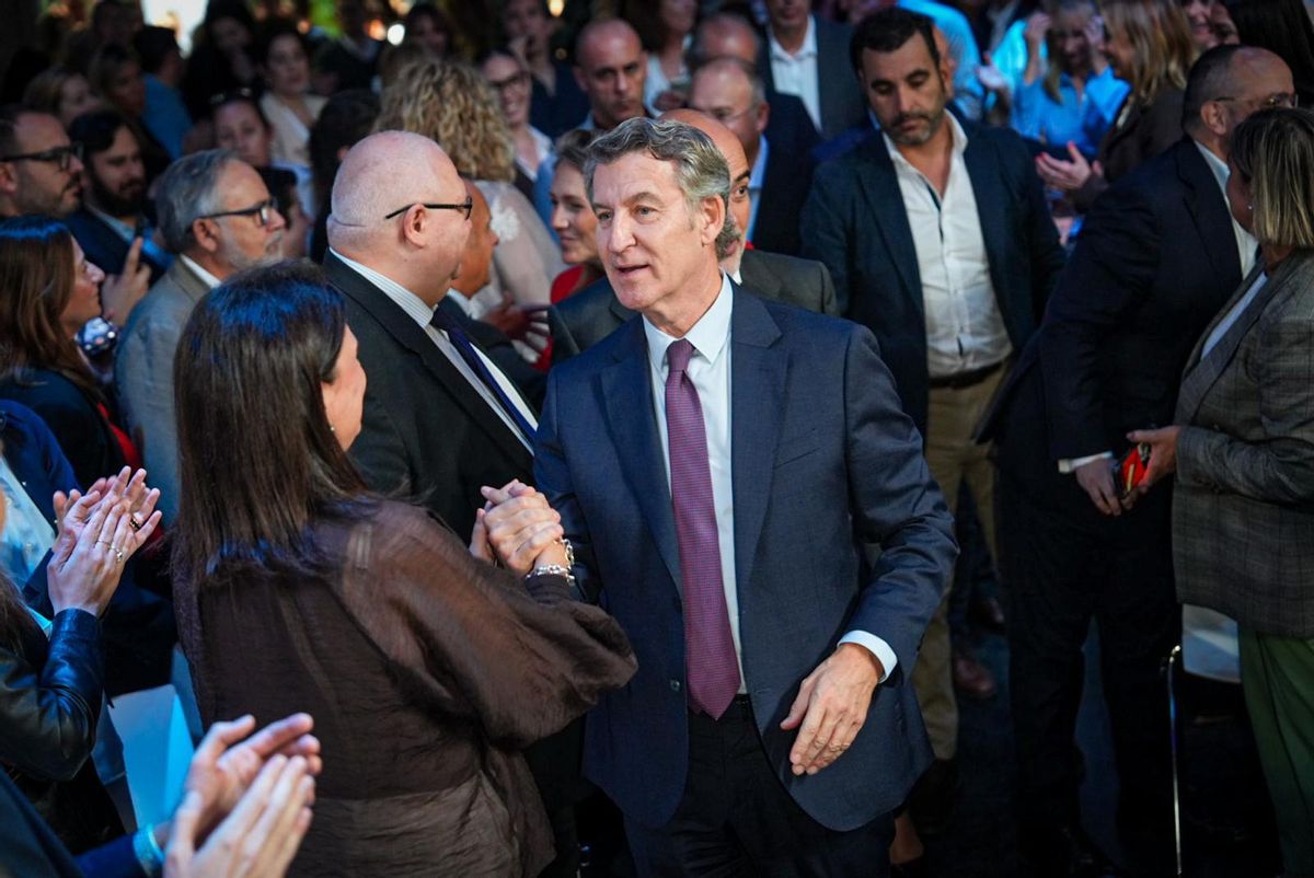 El presidente del PP, Alberto Núñez Feijóo, presenta el plan de inmigración en Barcelona. El presidente del PP, Alberto Núñez Feijóo, presenta el plan de inmigración en Barcelona.