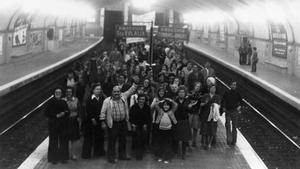 Vecinos de la Trinitat Vella protestan por la denegación estatal de una estación de metro en el barrio