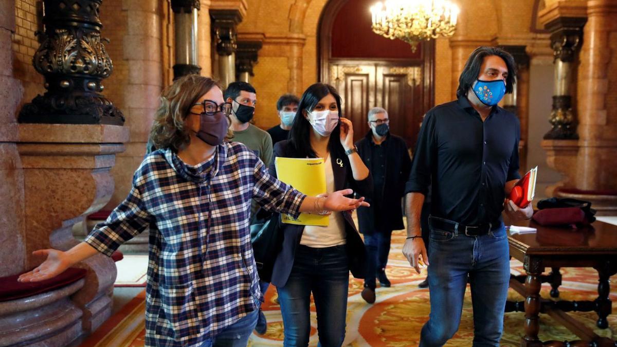 Diputats de la CUP, ERC i Junts al Parlament en una fotografia d’arxiu. | TONI ALBIR/EFE