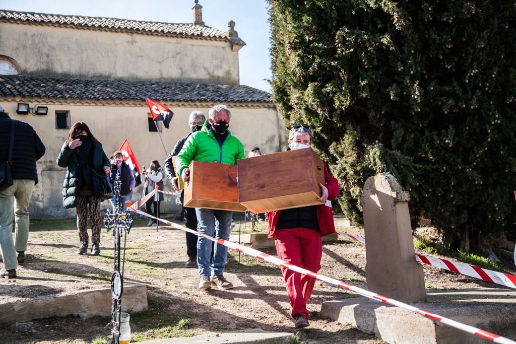 FOTOGALERÍA | Homenaje a los 26 vecinos de Angüés (Huesca) fusilados en la Guerra Civil