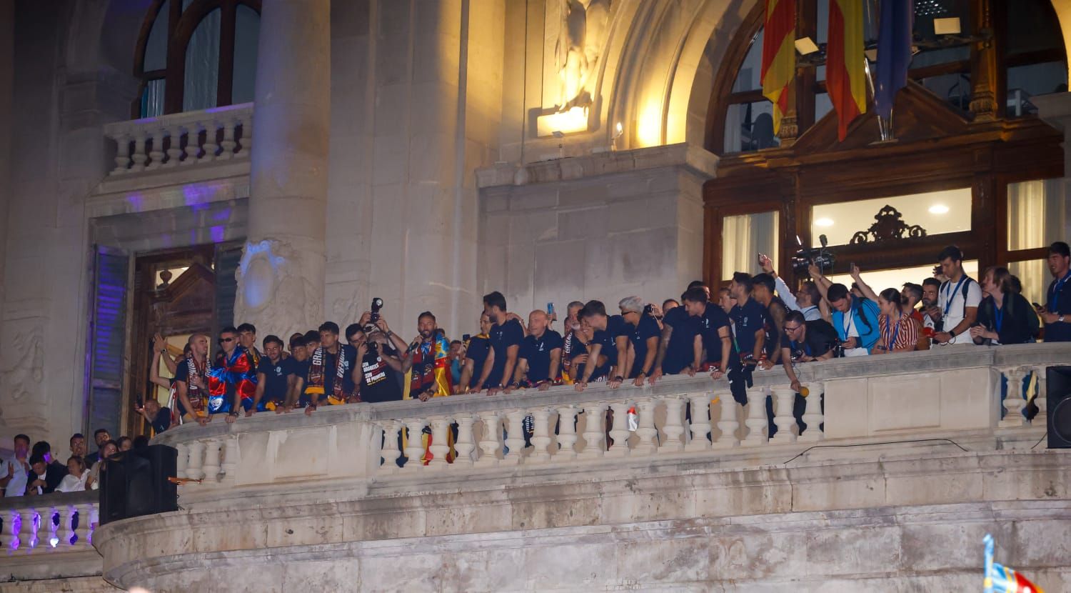 Todas las fotos de la rúa del Levante UD por su ascenso a Primera División