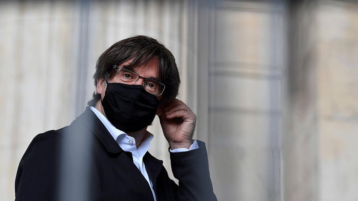 Carles Puigdemont llega al juzgado de Bruselas donde se celebra una audiencia sobre una nueva orden de detención europea, el pasado 23 de junio