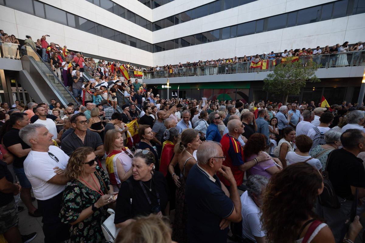Todas las imágenes de la concentración en Ibiza en solidaridad con Ceuta Todas las imágenes de la concentración en Ibiza en solidaridad con Ceuta