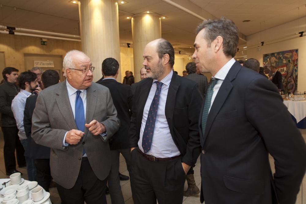 Conferencia de Andrés García Reche en el Club Mercantil