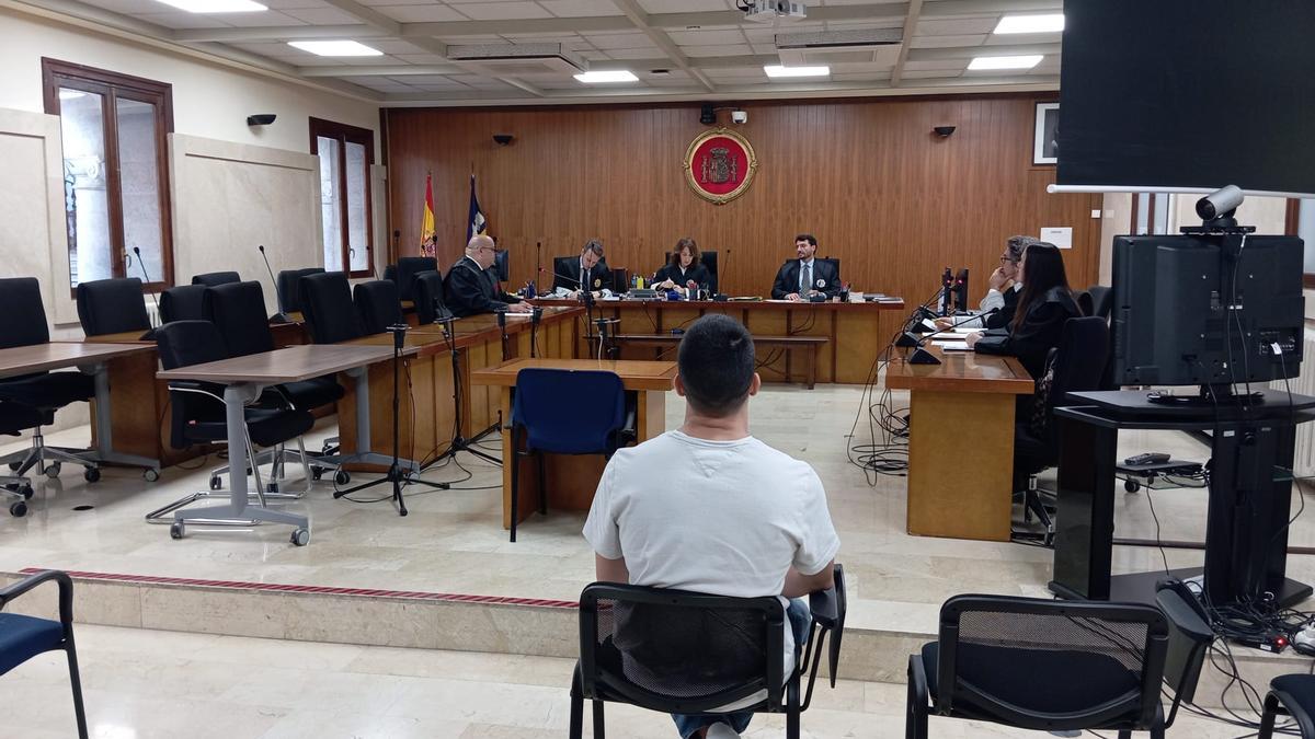 El joven condenado, hoy en el juicio.