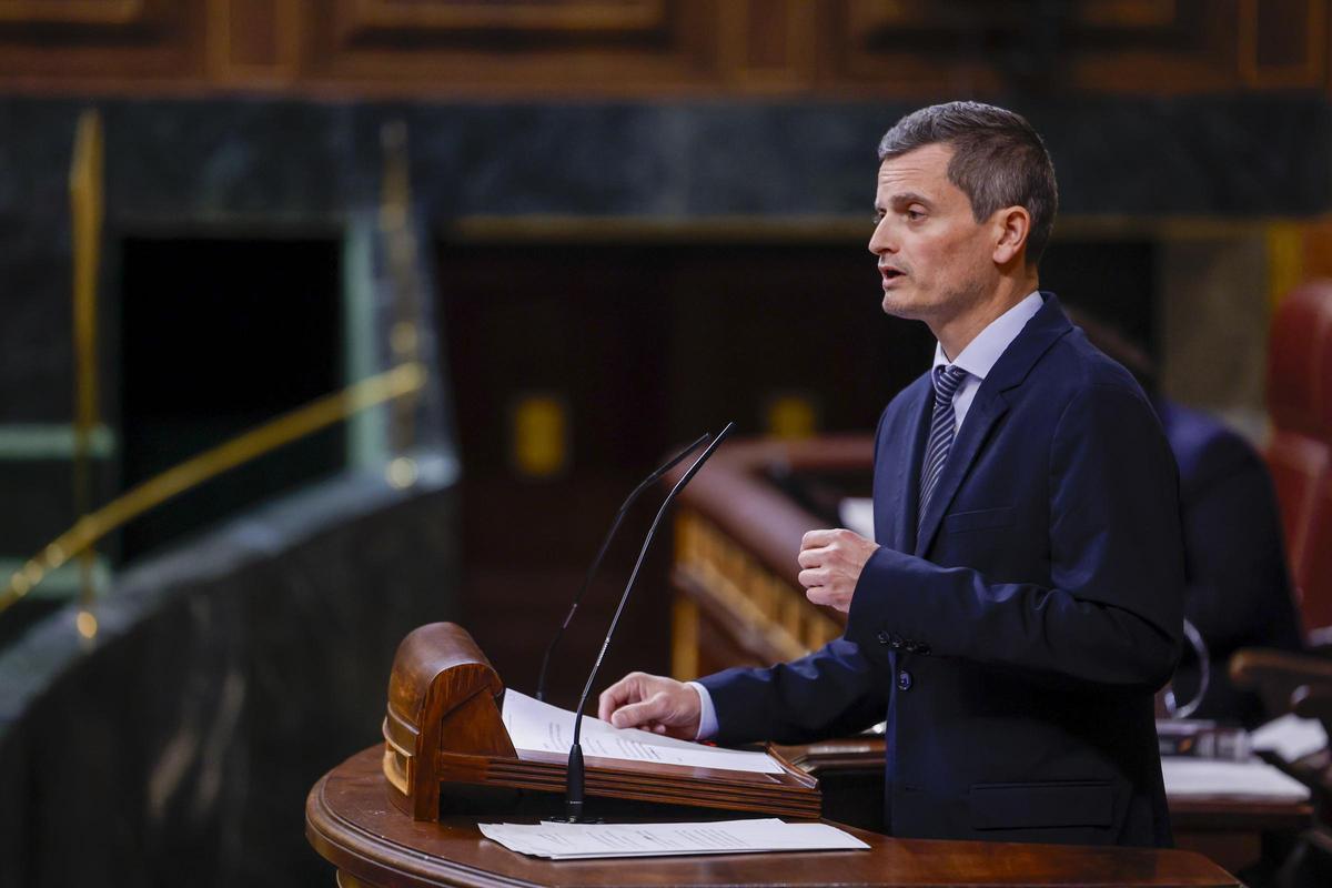 Foto de archivo de Juan Antonio Rojas durante su intermención en el pleno del Congreso.