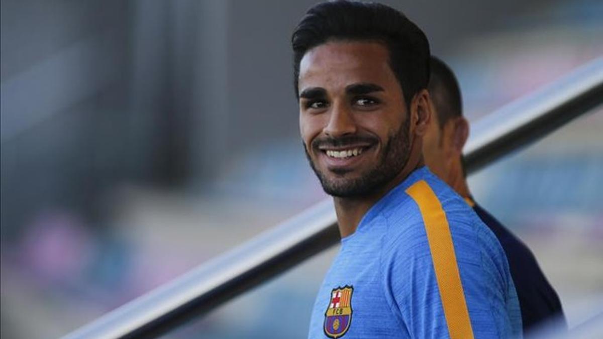 Douglas, en un entrenamiento con el Barça