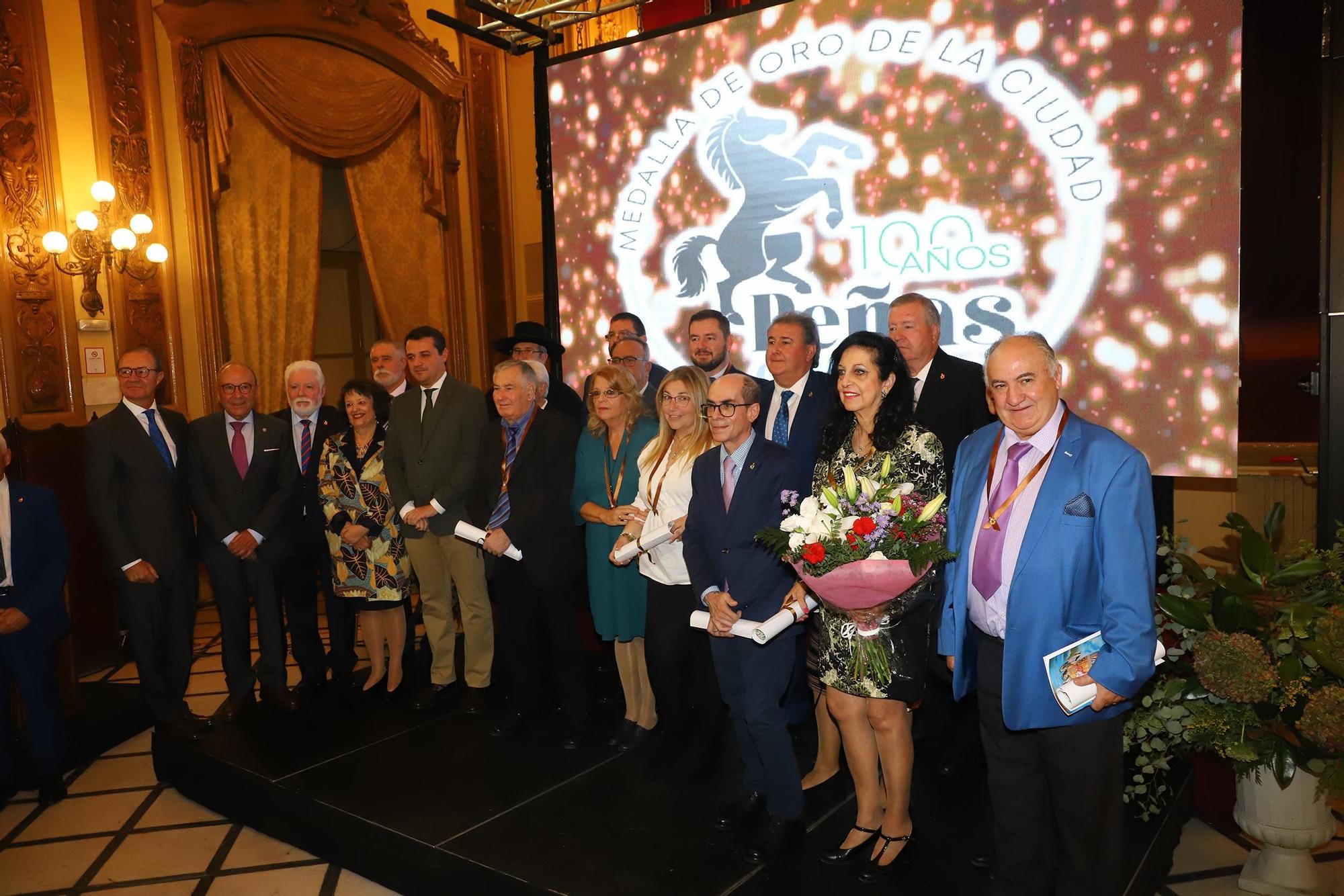 Entrega de los Potros en el centenario de la Federación de Peñas