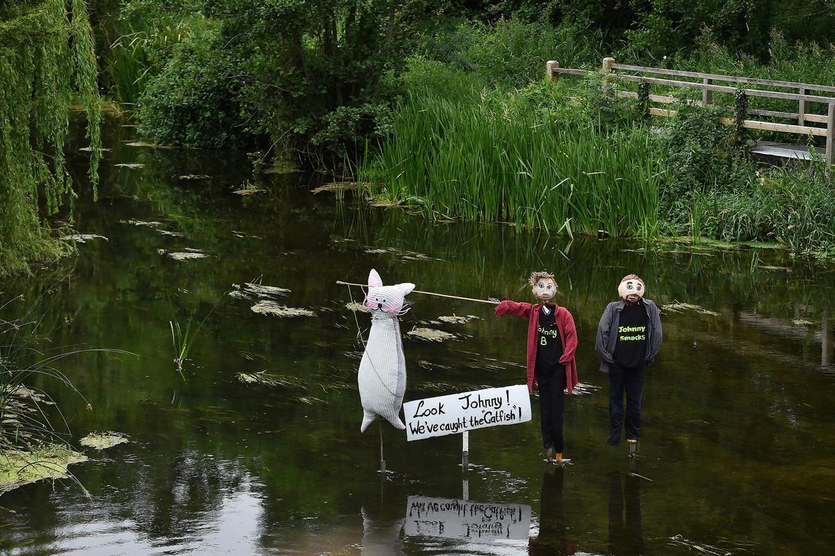 Mil y un espantapájaros en el festival de Durrow (Irlanda)