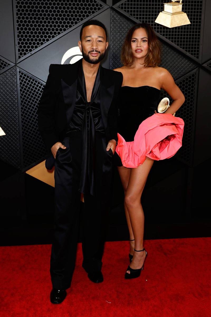 John Legend y Chrissy Teigen en los Premios Grammy 2024