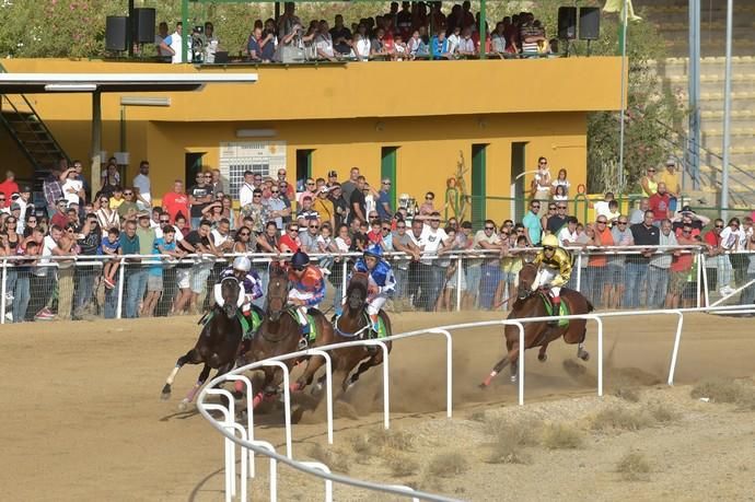 27-07-2019 SANTA LUCIA DE TIRAJANA. Primeras carreras de caballos en el hipodromo de Santa Lucía, tras cuatro años cerrado  | 27/07/2019 | Fotógrafo: Andrés Cruz