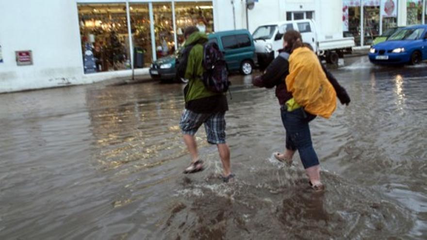 La lluvia descarga con fuerza en Lanzarote