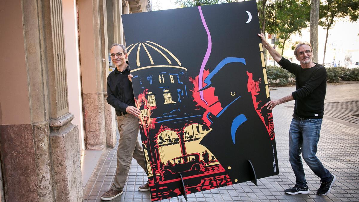 Juan Díaz Canales y Rubén Pellejero (derecha), llevando un panel con la imagen de portada de 'Nocturno berlinés' (en la edición en color).