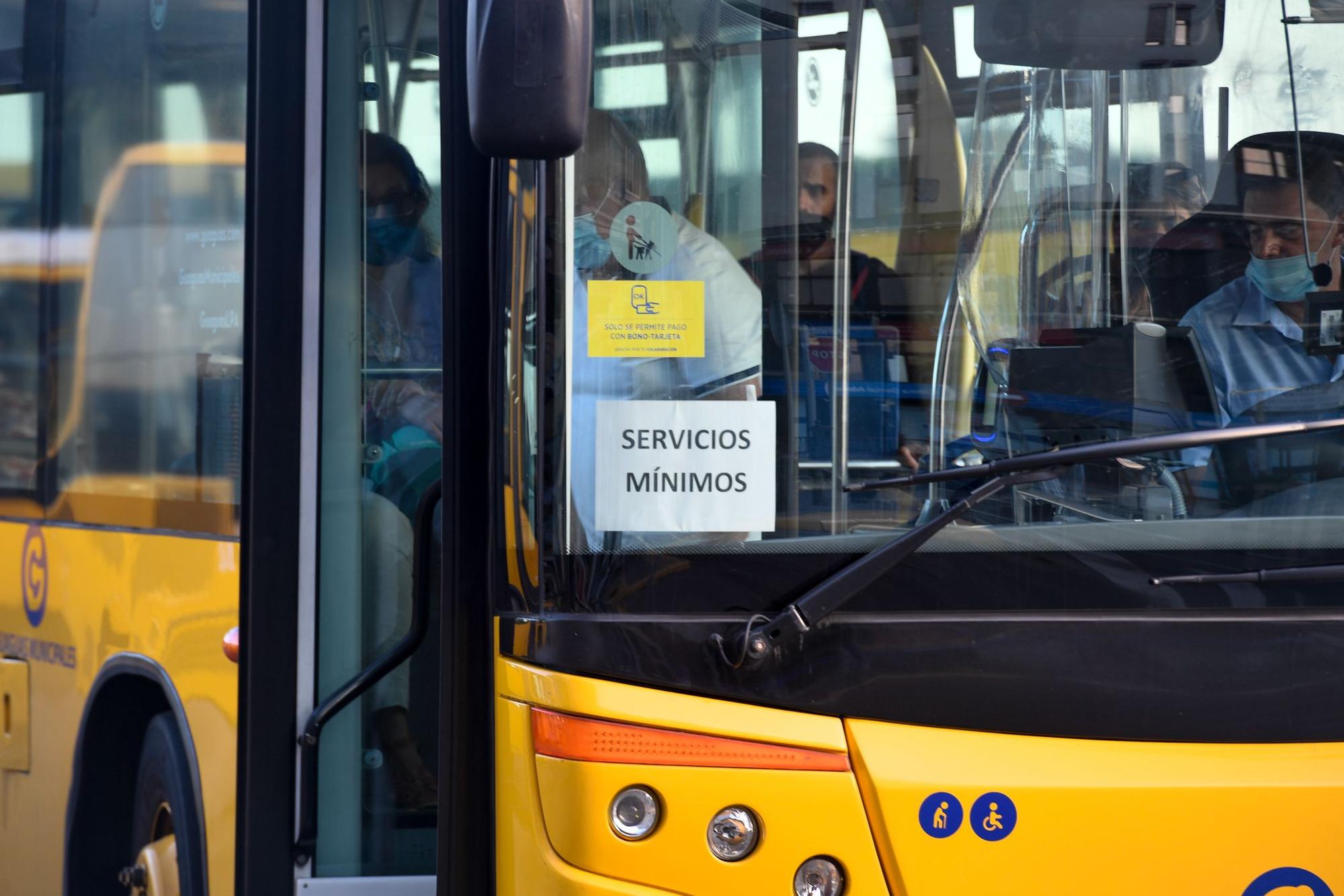 Huelga de guaguas y taxis en la capital grancanaria