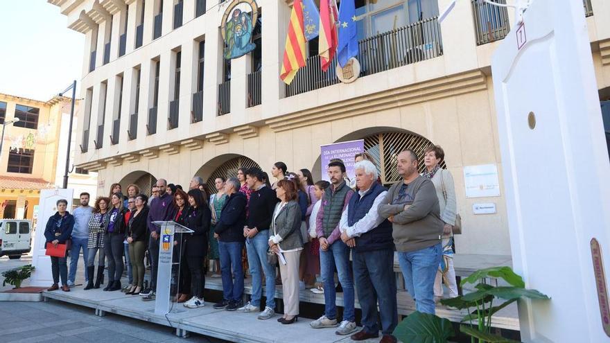 Sant Joan condena la violencia contra la mujer con un acto que busca la sensibilización y el compromiso social