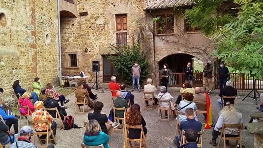 Un moment del recordatori fet a la plaça de Sant Iscle.