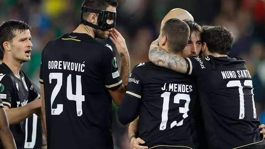 Joao Mendes neutralizó en tres minutos la ventaja del Betis con un gran gol