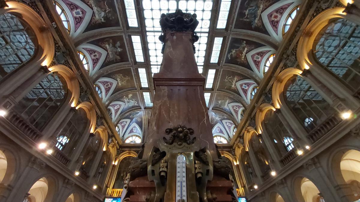 Interior del Palacio de la Bolsa de Madrid.