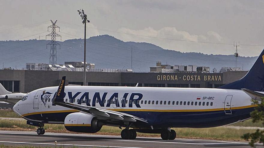 Avió de Ryanair a l’aeroport de Vilobí d’Onyar